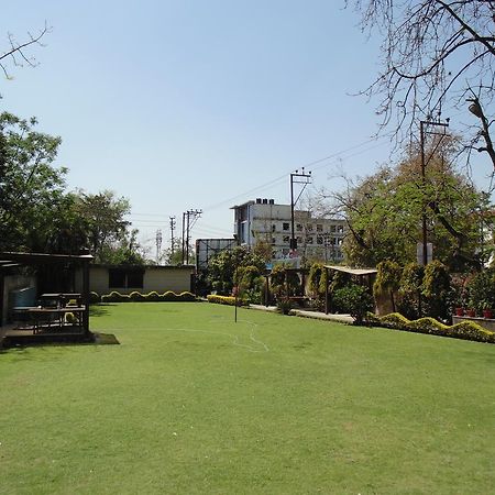Hotel Saurabh Candy By Peppermint Haldwāni Exterior foto
