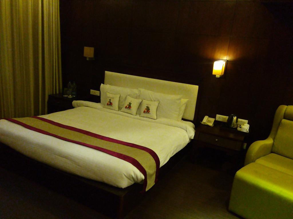 Hotel Saurabh Candy By Peppermint Haldwāni Exterior foto