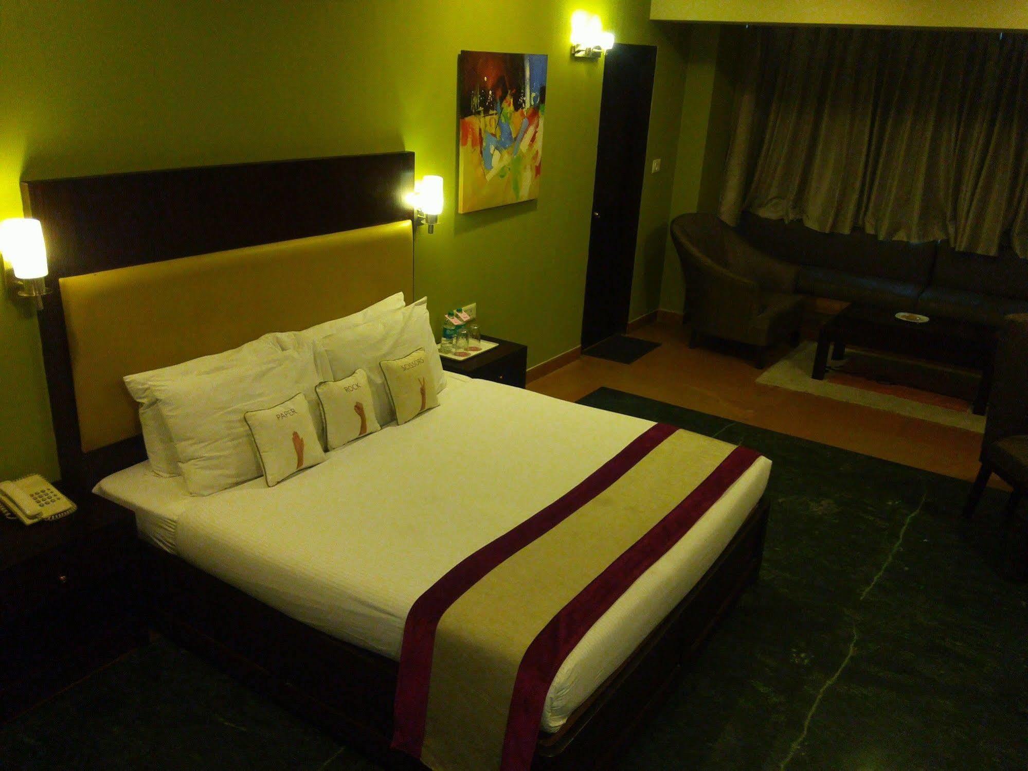 Hotel Saurabh Candy By Peppermint Haldwāni Exterior foto
