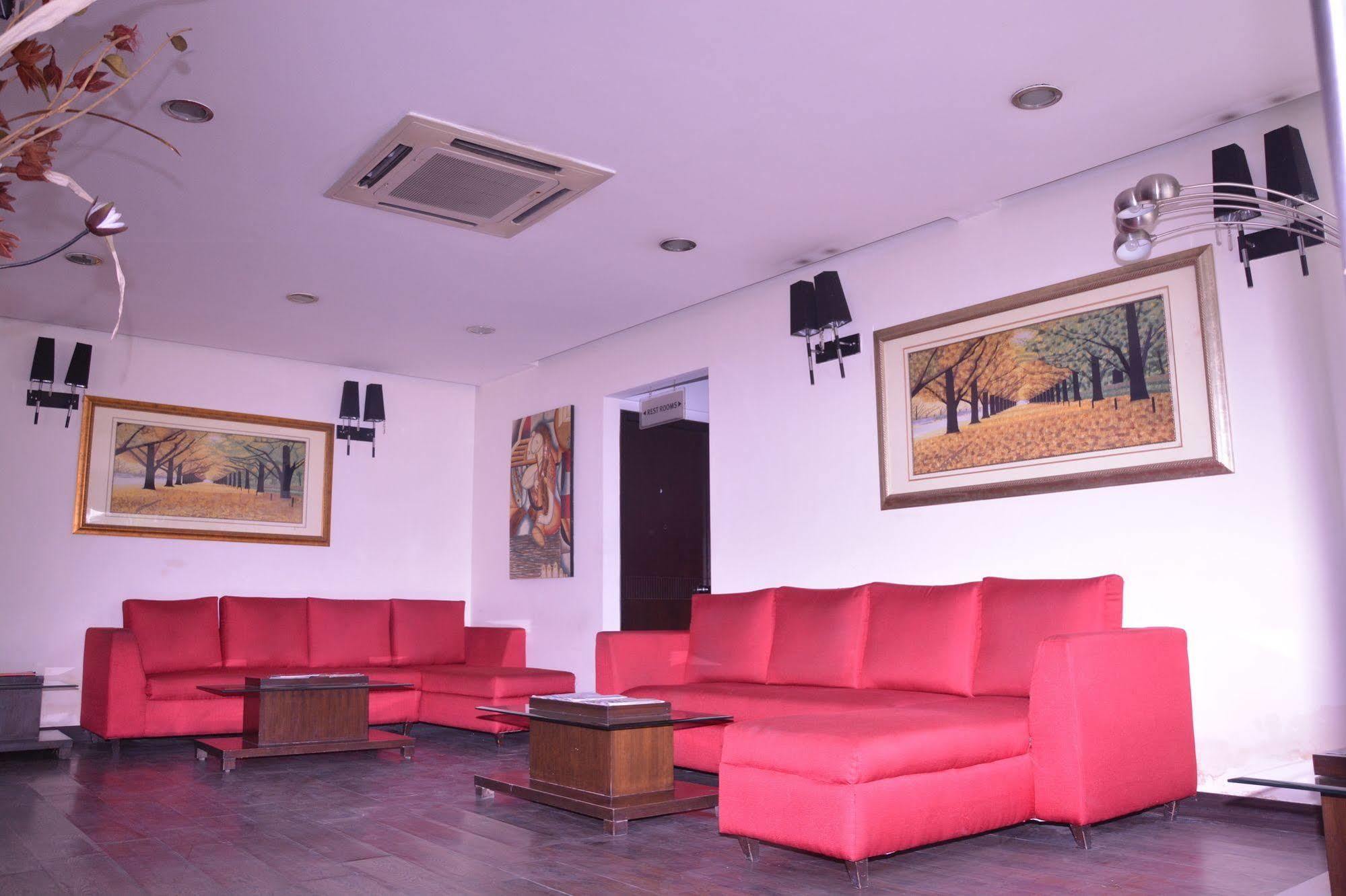 Hotel Saurabh Candy By Peppermint Haldwāni Exterior foto