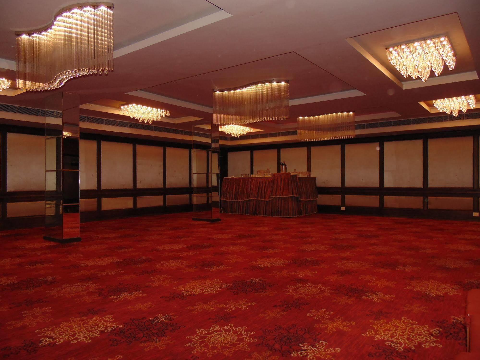 Hotel Saurabh Candy By Peppermint Haldwāni Exterior foto